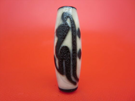 【チベット天珠】如意千手観音天珠如意阿弥陀如来天珠(キリーク)約39×13.6mm【水晶入り】【龍鱗加工】【一点物】