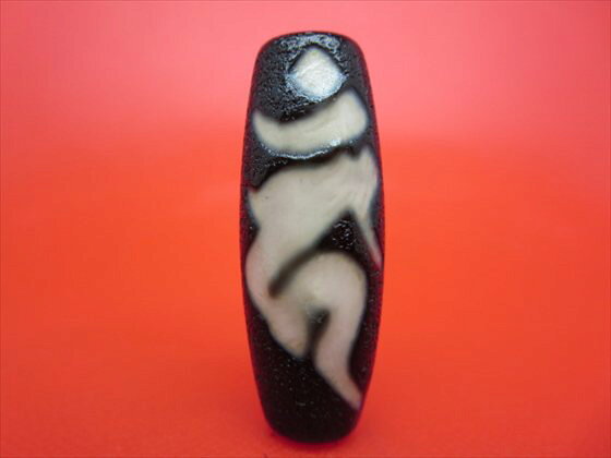 【チベット天珠】如意不動明王天珠(カーン)約38×14mm【龍鱗加工】【一点物】