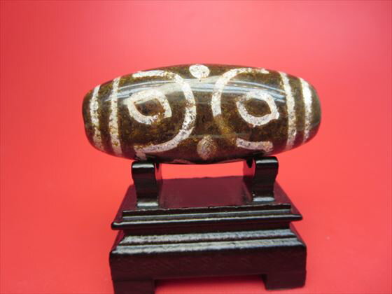 【チベット天珠】紅朱砂八眼天珠【木製台座付き】【一点物】