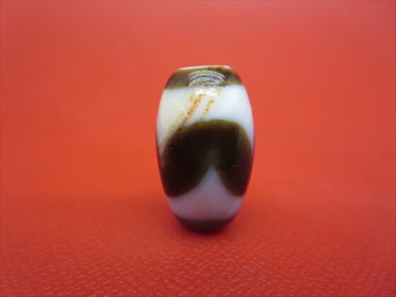 【虎牙紅朱砂天珠】約21×12.6mm【馬蹄痕】【一点物】