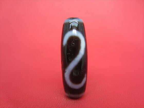 【チベット風化天珠】金銭鈎天珠約35×12mm【馬蹄痕】【一点物】