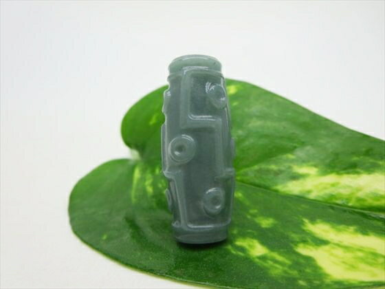 【グアテマラ産翡翠天珠】手彫り九眼天珠約32×13×11mm【一点物】