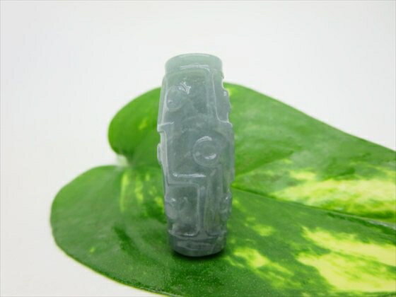 【グアテマラ産翡翠天珠】手彫り九眼天珠約33×13×11mm【一点物】