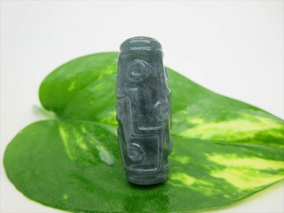 【グアテマラ産翡翠天珠】手彫り九眼天珠約33×13×11mm【一点物】