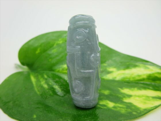 【グアテマラ産翡翠天珠】手彫り九眼天珠約34×14×11mm【一点物】