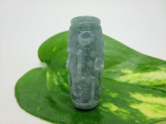 【グアテマラ産翡翠天珠】手彫り九眼天珠約33×14mm【一点物】