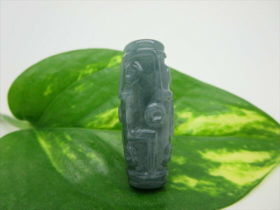 【グアテマラ産翡翠天珠】手彫り九眼天珠約33×13×10mm【一点物】