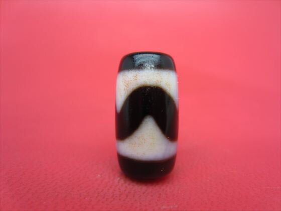 【虎牙紅朱砂天珠】約21×11.6mm【一点物】