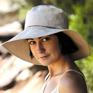 UVカット 帽子（女性用） - レディース　ハット　レデイース つば広 帽子 uv 夏 - ワイド ブリム ハット カラー：シャイニー カーキ　※紫外線カット(UVカット)最高値UPF50+ 母の日 ギフト