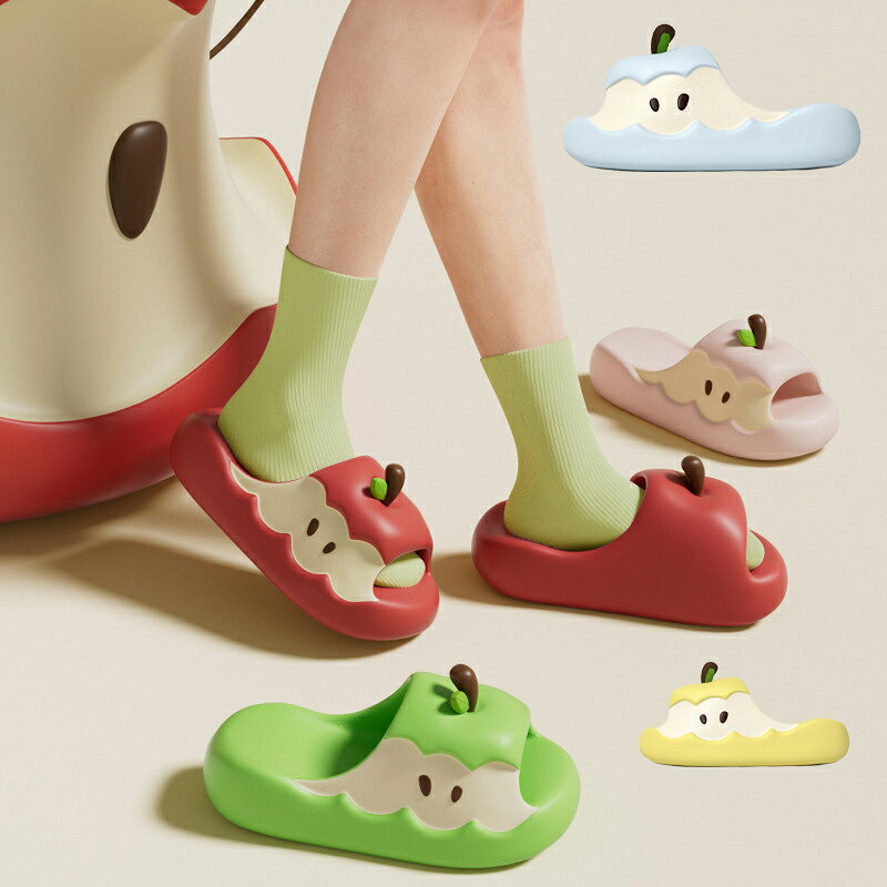 商品詳細 基本情報 商品名：スリッパ 生産国：中国 素材：EVA サイズ：17.5cm-27.5cm カラー：写真をご参考　 キーワード：親子 お揃い リンゴ りんご アップル デザイン スリッパ サンダル つま先オープン オープントゥ つま先なし オープンタイプ 靴 シューズ 子ども キッズ 子供 女の子 男の子 春 夏 春夏 新作 軽量 軽い EVA ソフト 柔らかい 履き心地 快適 疲れにくい 滑り止め 滑りにくい 通気性 蒸れない 涼しい クール 暑さ対策 夏対策 さらさら 清潔 衛生的 水に強い 水まわり お風呂 風呂 バスルーム 水辺 プール 洗える お手入れ簡単 水洗い 自宅洗濯 すぐ乾く 乾きやすい 脱ぎ履き簡単 らくらく 子供でも簡単 室内 屋内 室外 屋外 庭先 ベランダ ちょっとしたお買い物 コンビニ 近所 散歩 通園 通学 幼稚園 保育園 学校 訪問 来客 旅行 ホテル おうち時間 在宅 リラックス 日常使い 普段使い カジュアル おしゃれ かわいい ファッション コーディネート 親子コーデ リンクコーデ プレゼント 贈り物 ギフト 誕生日 入園祝い 卒園祝い 夏休み 男女兼用 ユニセックス ママ パパ 祖母 祖父 おじいちゃん おばあちゃん 家族みんな 足に優しい 疲れにくい クッション性 フラット 安定感 歩きやすい 静音 音がしない 床に優しい 傷つけない 17.5cm 18cm 18.5cm 19cm 19.5cm 20cm 20.5cm 21cm 21.5cm 22cm 22.5cm 23cm 23.5cm 24cm 24.5cm 25cm 25.5cm 26cm 26.5cm 豊富なサイズ サイズ展開 大きいサイズ 小さいサイズ 色展開 カラーバリエーション 赤 レッド 緑 グリーン 左右ランダム ランダムカラー お楽しみ 注意事項 ・長期間直射日光にさらされますと変色や劣化の原因となりますのでご注意ください。 ・底面は滑り止め加工が施されておりますが、濡れた床や凍結した路面では十分にお気をつけください。 ・甲高・幅広の方はワンサイズ上のご購入をおすすめします。 ・ 新品時は素材がやや硬めのため、初めは自宅で短時間履いてお馴染みください。 ・履いているうちに、装飾パーツが外れたり緩んだりする可能性がございます。こまめにチェックしていただき、必要に応じて取り付け直すことをおすすめいたします。 ・小さなお子様が誤って装飾パーツをなめたり、かじったり、飲み込んだりしないよう、保護者の方の目の届く場所でご使用ください。お子様の月齢や行動によっては、あえて装飾パーツを取り外した状態でのご使用もご検討いただきますようお願いいたします。 ご不明な点がございましたら、お気軽にお問い合わせください。