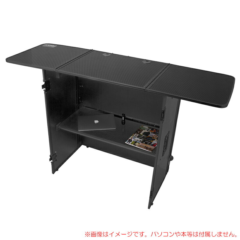 UDG U91049BL2 Ultimate DJテーブル Black折りたたみ式キャリーローラー付属DJテーブル　Ultimate DJテーブルBlackは、完全なモジュール化を好むDJのための完璧なテーブルです。　ホームスタジオのセットアップや即席ステージで活用する事が可能です。　9mm厚の頑丈な合板を使用し、外側の側面はハニカムパターンを施したブラック仕上げになっています。　持ち運びに便利な高品質のインラインスケート・ ベアリングを使用したセンターホイールを内蔵し、ヘビーデューティ仕様のスプリング式ハンドルでしっかりと持ち上げて積載することができます。　UDG Ultimate DJテーブルBlackは、プロフェッショナルな外観を持ち、セットアップや撤収が簡単に行える便利な製品です。特徴・パウダーコーティングされたアルマイトのハードウェア ・9mmビニルラミネート合板のヘビーデューティー構造 ・ハニカムパターンのブラック仕上げラミネート材 ・ヘビーデューティースプリング式ハンドル ・高品質インラインスケート・ベアリングを使用した 　ビルトイン・センター・ホイール。 ・ケーブル穴仕様カラー:ブラック 重量:21.8kg サイズ(収納時):83.5 x 91.0 x 12.0cm サイズ(使用時):136.0 x 91.0 x 48.0cm 関連タグ：DJ 折りたたみ式 キャリーローラー DJテーブル仕様詳細・対応動作要件は、本製品メーカーサイト情報をご参照の上、お買い求めください。