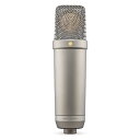 RODE Microphones NT1 5th Generation (シルバー)RODEの代表的なスタジオマイクNT1の第5世代モデル　1991年に発売されたRODE初のマイク、NT1は、累計600万台以上の販売実績を誇り、あたかかくシルキーなサウンドと高い汎用性から世界中で人気を博したスタジオマイクです。　そのサウンドシグネチャーを継承し、常に最先端の技術を取り入れながらモデルチェンジを繰り返してきたNT1に、第5世代モデルが登場します。概要アナログでもデジタルでも。「デュアルコネクト出力」　XLR端子とUSB-C端子の両方を搭載したデュアルコネクト出力(特許出願中)により、これまでにない汎用性を獲得しました。従来のオーディオインターフェースやミキサーへのアナログ接続に加え、USBを介して直接コンピュータへの接続もでき、あらゆるワークフローに組み込むことができます。1台のPCに最大8台のNT1(第5世代)を接続(※)することができ、マルチトラック録音が可能になるなど、制作の幅を大きく広げます。※WindowsではRODEカスタムASIOドライバーのインストールが必要です。32bit float出力対応で「音割れしない」　ラージダイアフラムコンデンサーマイクとして世界初の32bit floatデジタル出力を搭載し、ウィスパーボイスからスクリームまで、あるいは静かなギターの響きから力強いドラム音まで、ゲインの設定を心配することなく録音(※)できます。また、超低ノイズ・ハイゲインのRevolution Preamp、192kHzまで対応したA/Dコンバーターを搭載することで、単なるスタジオマイクには留まらない、強力なデジタルオーディオソリューションを提供します。※WindowsではRODEカスタムASIOドライバーのインストールが必要です。世界で最も「静かな」スタジオコンデンサーマイク　回路設計を見直すことで、コンデンサーマイクとしては非常に低い4dBAのセルフノイズを実現。また、142db SPLと高い最大入力音圧、さまざまな音源に対応する周波数特性を有し、ボーカルやスピーチ、ギター、ドラム、ピアノまで、どんなレコーディングでも優れたパフォーマンスを発揮します。また、精密に設計されたHF6マイクカプセルを内部のショックマウントにより保護することで、外部からの不要な振動をカットし、録りたい音をクリアに収音します。音作りを追求する「APHEX」音声処理搭載　強力な内蔵DSPによるAPHEXオーディオプロセッシングにより、コンプレッサー、ハイパスフィルター、ノイズ除去をはじめとしたエフェクトに加え、APHEX Aural ExciterとBig Bottomも使用できます。無料アプリ「RODE Connect」「RODE Central」内のVoxLabエディターを使うことで、手軽に直感的な設定が可能です。また、各パラメーターごとの細かい調整もできます。(※)※24bit/48kHzデジタル出力時のみ利用可能長く使い続けられる堅牢性とサポート体制　NT1(第5世代)は、シルバーとブラックの2色展開です。日々繰り返し使われる録音現場の厳しい環境に耐えるべく、ボディは堅牢なアルミニウムから製造され、擦り傷や引っかき傷がつきにくい非常に丈夫な仕上げ加工が施されています。また、製品登録を行うことで10年間のメーカー保証(※)を受けられます。※メーカー本国ウェブサイトの製品保証登録フォームでのシリアルナンバー登録が必要すぐに録音を始められるパッケージ　マイクスタンドからの振動をカットするショックマウント、息の吹き込みなどによるポップノイズを防ぐポップフィルターのほか、XLRケーブルとUSBケーブルも同梱しています。可能性を広げるRODEアプリ　RODE Central、RODE Connect、UNIFYを使用することで、各種設定の変更、APHEXオーディオプロセッシングによる音声処理操作、ファームウェアの更新などができます。仕様カラー:シルバー形式:コンデンサーポーラパターン:カーディオイド周波数特性:20Hz-20kHz出力インピーダンス:100Ω等価雑音レベル:4dBA感度:-32dB re 1 Volt/Pascal (25mV @94dB SPL) +/-2dB @1kHz最大入力音圧:142dB SPLアナログ出力:XLR (3ピン)デジタル出力:USB-Cビット深度(デジタル出力時):24bit/32bit floatサンプルレート(デジタル出力時):48/96/192kHz電源:P48 (XLR経由)、5V(USB経由)対応RODEアプリ:RODE Central、RODE Connect、UNIFYサイズ(本体):H18.9×W5.2×D5.2cm重量(本体):308g同梱物:SM6(ショックマウント+ポップフィルター)、XLR-6(6m ブラック)、SC29(3m USB-C - USB-Cケーブル)、収納ポーチ関連タグ：ロードマイクロフォンズ Music Line コンデンサーマイク仕様詳細・対応動作要件は、本製品メーカーサイト情報をご参照の上、お買い求めください。