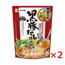 鹿児島県が生んだ偉人、西郷隆盛は 黒豚を使った料理を好んで食べたと言われています。 本商品は、鹿児島県産黒豚のだしを使用した、 豊かなコクとうま味を楽しめる鍋つゆです。 1.「西郷どん」の西郷隆盛が目印！ 2018年大河ドラマ「西郷どん」の主人公、西郷隆盛の肖像をパッケージに使用しています。素材の産地からこだわった、だし屋 「ヤマキ」だから作れる、新しい味わいを楽しめる鍋つゆです。 2.鹿児島県産黒豚のだしを使用 鹿児島県産の黒豚は、さつま芋を食べ、じっくりと育つため、うま味が強いのが特長です。 黒豚のガラをじっくりと丁寧に炊き出し、通常の豚骨とは違った、臭みのない透明感のあるだしに仕上げています。 3.鹿児島県産の“黒豚”と“鰹節”のWスープ 鹿児島県産“黒豚”のガラから煮出したスープに鹿児島県産“かつお節”の粉末を加えてだしをしっかり効かせ、九州醤油と黒糖を使って仕上げました。豊かなコクとうま味を楽しめます。