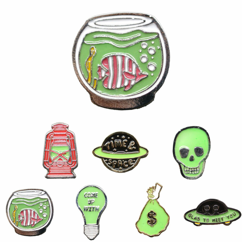 メール便送料無料！ピンバッジ　ラペルピン　バッジ　ピンズ　ブローチ　GLOW IN THE DARK PINS 暗闇で光る 蓄光 ピンバッジ グローピンズ 土星　惑星　アクアリウム　マネーバッグ　電球　UFO　スカル　ランプ　オリジナル