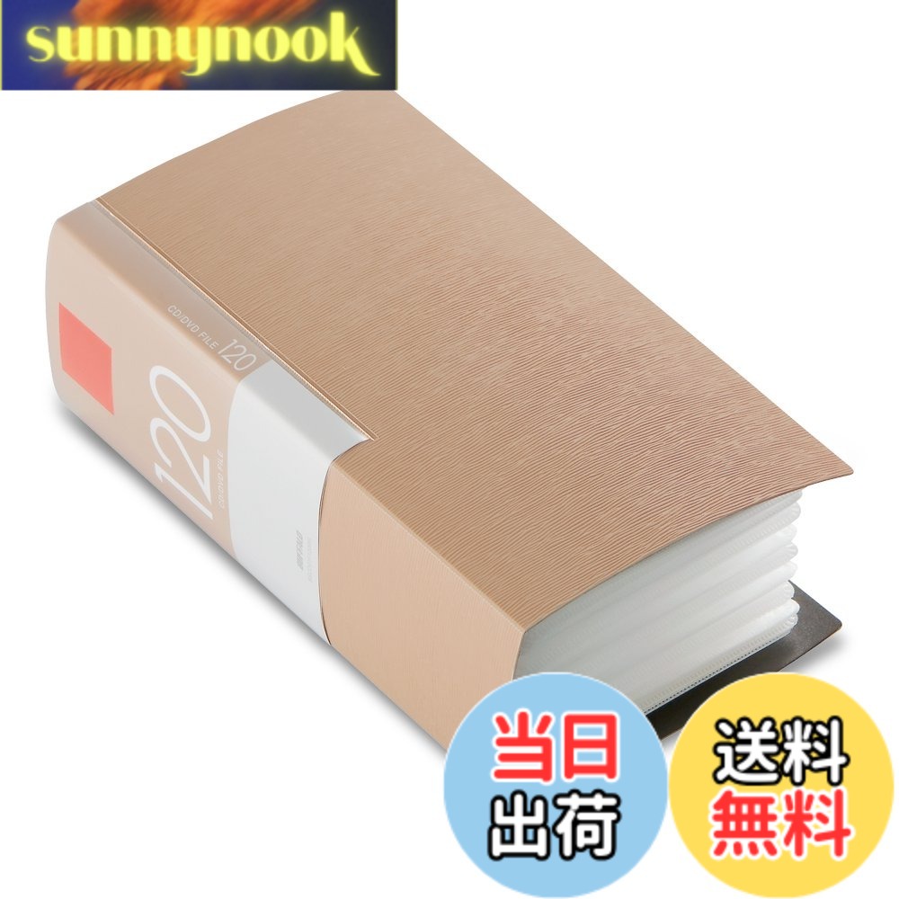 商品情報 商品の説明 整頓しやすい。分類しやすい。 写真やビデオなど、溜まったデータの整理に便利なカラフルCD/DVDファイル 写真やビデオ、音楽データなどを保存したCD/DVDの整理に便利なファイルケース。 大容量の120枚収納タイプ。 ラックや本棚に並べて収納しても、わかりやすく分類できる5色のカラフルラインアップ。 また、表面エンボス加工が高級感を演出。書き込みできるインデックスラベルや背ラベルなど、整理・分類に役立つ付属品も充実。 ■120枚収納の大容量CD/DVDファイル 120枚のCD/DVDを収納できる大容量ファイル。 写真やビデオ、音楽データなど、ハードディスクを圧迫する溜まったデータの整理に大変便利。 ■カラフルな5色ラインアップ ラックや本棚に並べて収納しても、わかりやすく分類できるカラフルラインアップ。 ブルー、ブラック、ピンク、グリーン、ベージュの5色のラインアップ。 また、ホコリから守る収納カバー付き。 ■高級感を醸し出す表面エンボス加工 ファイル表面には高級感を醸し出すエンボス加工を施している。 スタイリッシュかつ、シンプルなデザインに仕上った。 ■分類に役立つインデックスラベル・背ラベル付き 書き込みできるインデックスラベルや背ラベルなど、整理・分類に役立つ付属品も充実。 ■高級不織布使用 ケバ立ちにくい高級不織布使用。ディスクをキズから守る。 対応機種・仕様 素材 PVC 収容枚数 120枚 本体寸法 W95×D155×H280mm 本体質量 約440g パッケージ寸法（幅×高さ×奥行） W95×D155×H325mm パッケージ質量（本体含む） 約470g 動作環境 温度5~35度、湿度20~80％(結露なきこと) 製品構成 ファイル1枚、インデックスラベル2シート（1シート12枚）、背ラベル1枚 商品紹介 120枚収納のCD&amp;DVDメディア収納ファイル。ホコリから守る収納カバー付。高級感のある表面エンボス加工。分類に役立つインデックスラベル・背ラベル付。ディスクをキズから守るケバ立ちにくい高級不織布使用。素材:PP。製品構成:ファイル1枚、インデックスラベル2シート(1シート12枚)、背ラベル1枚 主な仕様 4.95019E+12brパッケージ重量: 0.47 kgbr素材: ポリプロピレンbr種類: 単品 # 【送料無料】BUFFALO CD&amp;DVDファイルケース ブックタイプ 120枚収納 ベージュ BSCD01F120BG デジタル時代に馴染み深いCDやDVD。しかし、いつの間にか大量に増えてしまい、整理が追いつかないというお悩みをお持ちの方も多いのではないでしょうか。そんな悩みを解決するのが、このBUFFALOのCD&amp;DVDファイルケースです。整理整頓の手助けをし、あなたの大切なデータをしっかり守ります。 このファイルケースは120枚ものCD/DVDを収納可能で、色分けされたデザインが視覚的にわかりやすく、使いやすさを追求しています。また、エンボス加工による高級感も魅力的。さらに、インデックスラベルや背ラベルを活用して、簡単に分類できます。使うほどにその利便性が実感できる製品です。今すぐ手に入れて、データ整理をスムーズにしましょう！ ## 収納力抜群！120枚収納できるCD/DVDファイル BUFFALOのCD&amp;DVDファイルケースは、なんと120枚ものディスクを収納できる優れものです。この大容量は、写真やビデオ、音楽データなど、様々なメディアを持つ人々に最適です。特に、過去に撮影した家族の思い出や趣味のビデオは、いつの間にかハードディスクの容量を圧迫してしまうことが多いですよね。 このファイルケースを使用することで、余分なデータを整理し、快適なデジタルライフをお楽しみいただけます。収納ケース自体もコンパクトなサイズで、ラックや本棚に収まるので、スペースの無駄がありません。片付けが苦手な方でも、見た目を気にせず収納できてしまいます。 さらに、収納カバーも付き、ホコリや汚れからディスクをしっかりガードします。ディスクが傷つく心配もなく、安心してお使いいただけます。 各ディスクは取り出しやすく、使いたいときにすぐにアクセスできるのもうれしいポイントです。大切なコレクションを、安心して守るために最適な商品です。 ## カラフルなラインアップが魅力的 商品はベージュを含む全5色のカラフルなラインアップを誇ります。特に、色分けができるため、分類も簡単です。ブルーやブラック、ピンク、グリーンの色展開は、好みに合わせて選ぶことができ、部屋の雰囲気に合わせて使用することも可能です。 例えば、家族で共有するメディアを色分けすることで、子供が自分のパソコンで使用するDVDを見つけやすくなります。また、カラフルなデザインはインテリアとしてもおしゃれで、目を引く存在になるでしょう。 また、ただ見た目が良いだけでなく、実用性も兼ね備えています。片付けが苦手な方でも、色別に分けることで一目で必要なものが見つかるため、スムーズな使用が可能です。デザインと機能性が両立した商品として、多くの方に支持されています。 収納を楽しむことで、家の中がもっと明るくなるのではないでしょうか。このファイルケースを使うことで、単なる整理整頓が、楽しい作業へと変わるかもしれません。 ## 高級感あふれるエンボス加工 表面には高級感を醸し出すエンボス加工が施されています。この加工は、触感においても違いを感じることができ、持ったときの印象を格上げします。 シンプルなデザインは、どのようなインテリアともマッチし、コンパクトでも存在感のある商品となっています。また、いつでも目に入る場所に置いておくことで、あなたの部屋の雰囲気をアップさせる働きもあります。 加えて、エンボス加工は耐久性も向上させています。頻繁に取り扱うものだからこそ、耐久性のある素材選びは重要です。気軽に取り出せて、安心して使用できるのは嬉しいポイントです。 このように、BUFFALOのCD&amp;DVDファイルケースは、データ整理の利便性に加え、高級感を感じさせるデザインも揃っています。収納力とデザインの両方を求める方にぴったりの商品です。 ## 整理・分類に役立つ付属品の充実 このファイルは、書き込み可能なインデックスラベルと背ラベルも付属しています。これにより、どのディスクがどの内容かをひと目で分かるようにすることができます。たくさんのCD/DVDを使う方には必携のアイテムです。 特に、家庭で多くの思い出を保存している方には、名付けて管理できるという点が重要です。ラベルを使用することで、探す手間が省け、必要なものにすぐにアクセスできます。 さらに、高級不織布を使用しており、ディスクを傷から守るための工夫がされています。大切なメディアを保護するため、必要な仕様がしっかりと考えられているのです。 他にはない整理整頓のサポートをしてくれるこのファイルケースは、機能性だけでなく、あなたの日常生活をより快適にしてくれるでしょう。この商品を使い始めることで、データ整理がストレスフリーなものになるかもしれません。 ## まとめ - BUFFALOのCD&amp;DVDファイルケースは、120枚収納可能で整理整頓に最適です。 - 多彩なカラフルラインアップからお好みのカラーを選べます。 - 高級感を感じさせるエンボス加工で、デザイン性も抜群です。 - 便利なインデックスラベル・背ラベルが付属し、管理が簡単です。 - 高級不織布使用で、ディスクをしっかりと保護します。