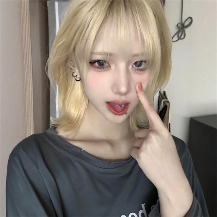 ウィッグ ミディアムへア ストレート ゴールド 金髪 前髪あり フルウィッグ 可愛い コスレ ロリータ ゴスロリ 原宿 レディース コスチューム 仮装 大人 おしゃれ 普段使い 日常使い イベント 学園祭 演劇 舞台 学芸会 文化祭 ハロウィン dp100c6c6x0