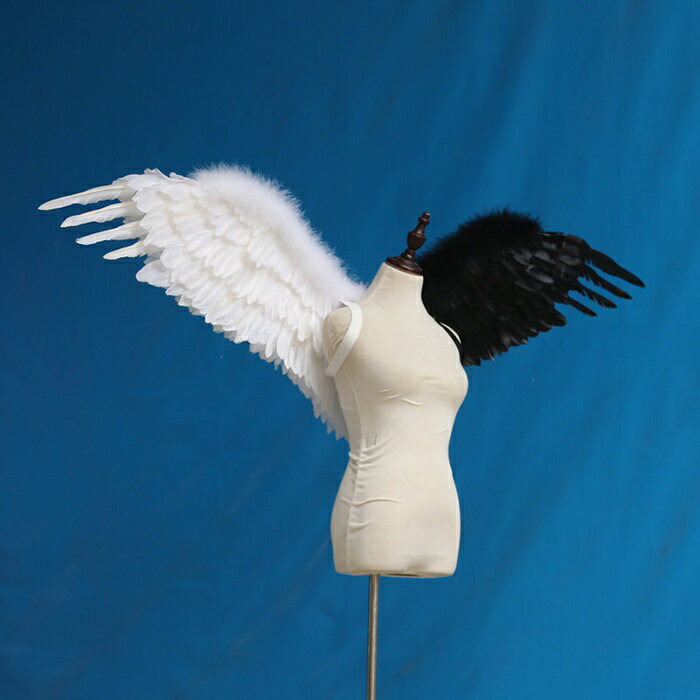 コスプレ道具 180cm 翼 ブラック+ホワイト 天使の翼 妖精 天使の羽 悪魔 ファッションショー パーティーグッズ 撮影 cosplay用 コスプレ COSPLAY コスチューム la155h2h2w7/代引き不可