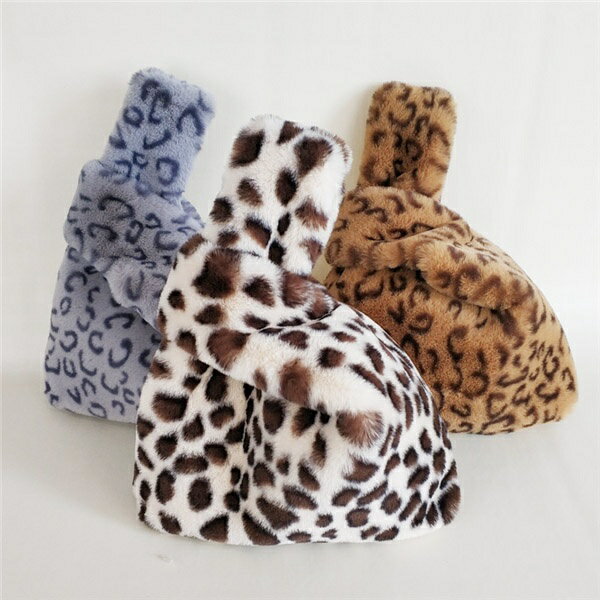 ファー バッグ トートバッグ レディース ショッパー型 全20色 バッグ エコファー フェイクファー ふわふわ 三角バッグ 軽量 ワンハンドル ハンドバッグ ファーバッグ トート レディース秋 冬 エコファー トート ボア バッグ 手提げバッグ 肩掛けバッグ 斜め掛けdd026l6l6g4のサムネイル