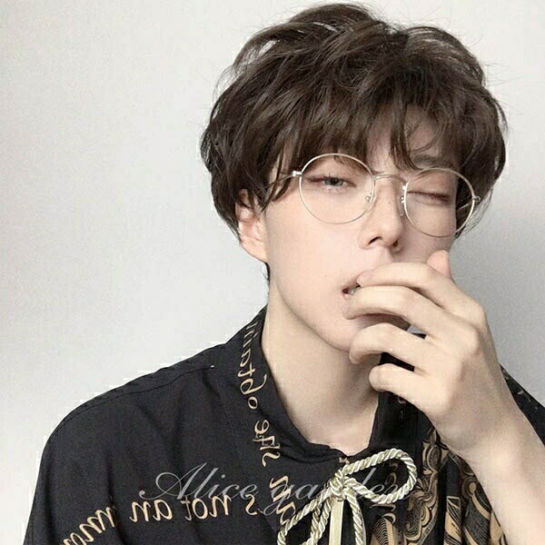 ウィッグ｜メンズ向けのパーマが自然な感じがおしゃれ！男性用