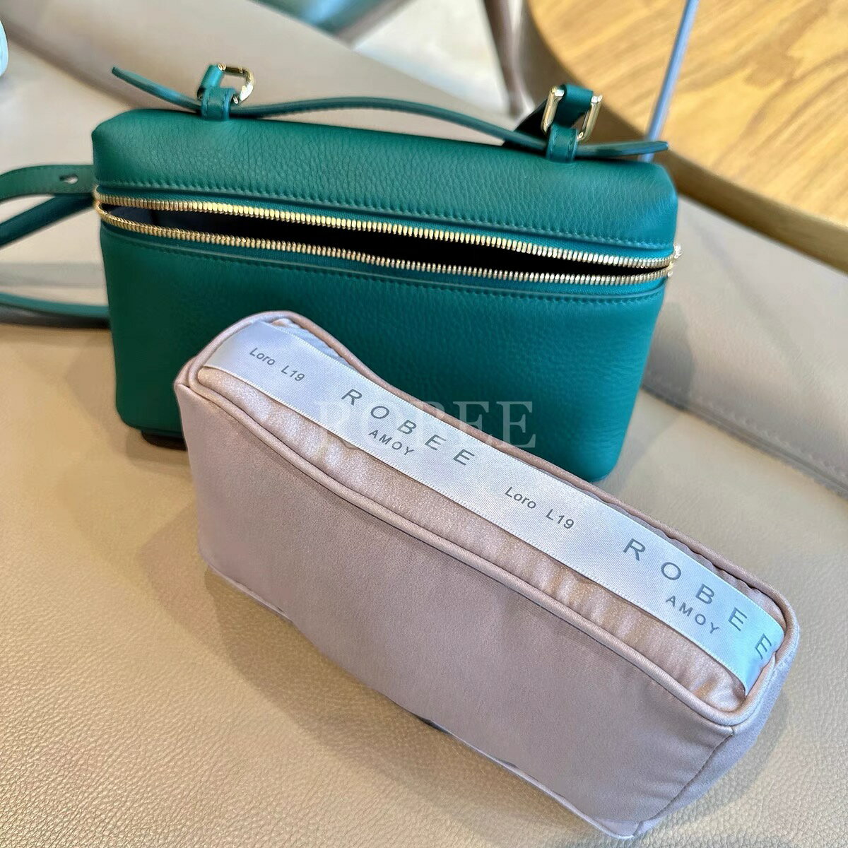 樂天商城 - バッグクッション 保管用 まくら 枕シェイパー インサート 高級サテン Loro Piana L19/23.5/27対応 高級ハンドバッグとハンドバッグシェイパー エルメス対応 自立 軽い インナーバッグ レディース 母の日 ROBEE