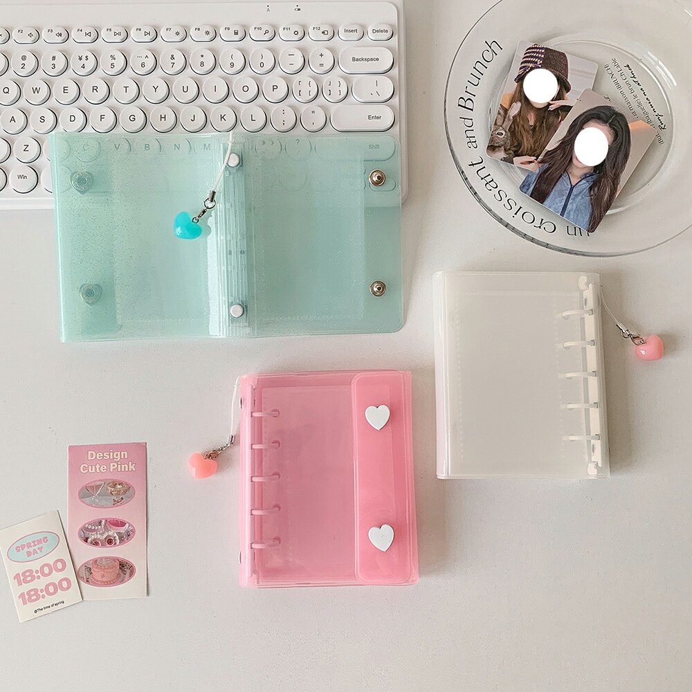 【リフィル10枚付属】 シール帳 バインダー 5穴 M5 はがせる 女の子 手帳 透明 クリア シール台紙 コラージュノート シールバインダー コンパクト カスタマイズ手帳 手帳型 トレカ収納 推し ファイル 推し活グッズ オタ活グッズ PVC 手のひらサイズ ハート かわいい