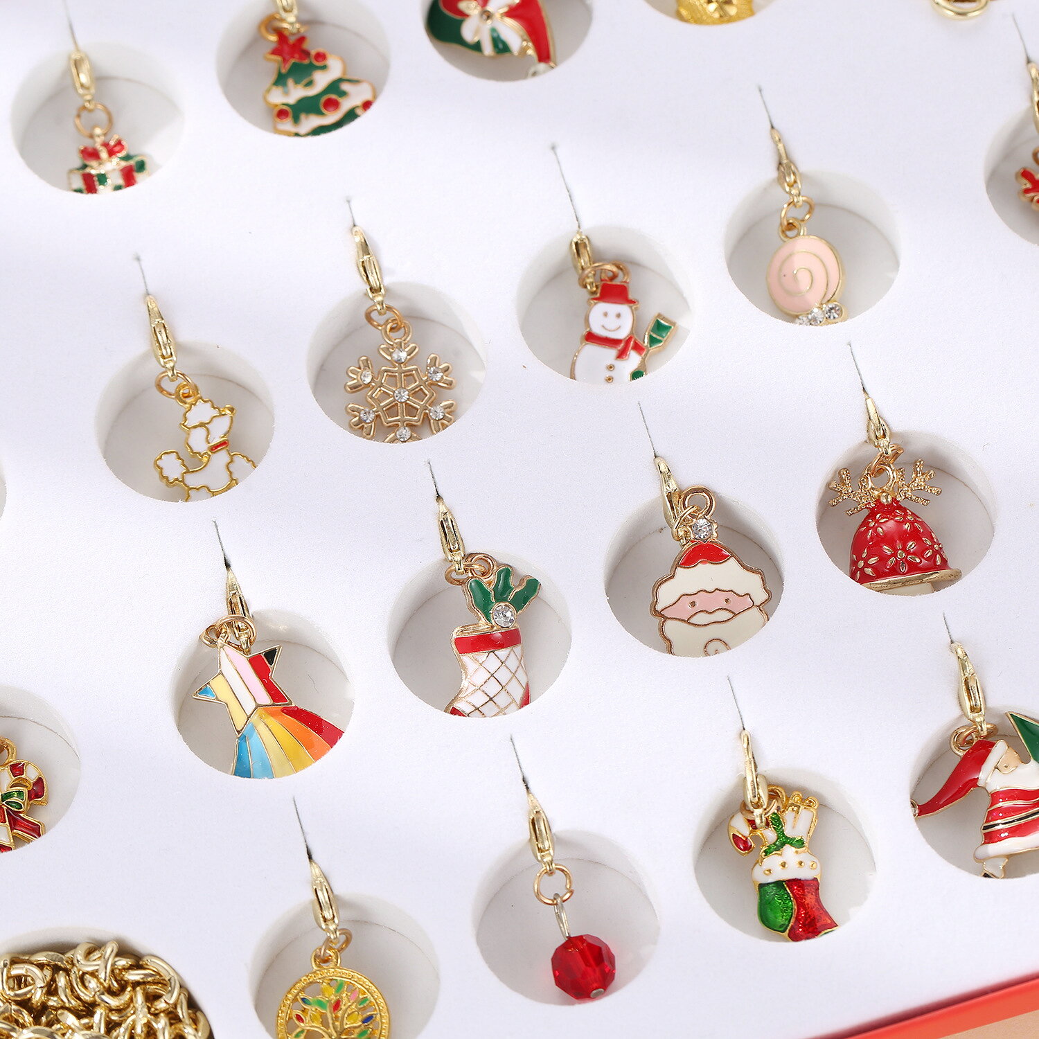 Sunny Stationのクリスマス カレンダー ブレスレット ネックレス ビーズセット DIY アクセサリーキット 手作り キラキラ メイキングトイ 女の子 おしゃれ 紐通しおもちゃ ひもとおしおもちゃ クリスマス プレゼント お誕生祝プレゼント｜アングル2