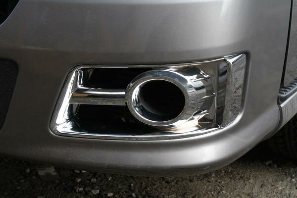 【エントリーでポイント10倍】E25 キャラバン 後期 メッキ フォグ ランプ カバー