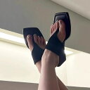 トングサンダル スクエアトゥ ミュール サンダル 靴 無地 ベーシック シンプル ミドルヒール 歩きやすい らくちん モード きれいめ エレガント 脚長効果 普段使い トレンド ブラック ビーチ 海 旅行(4)