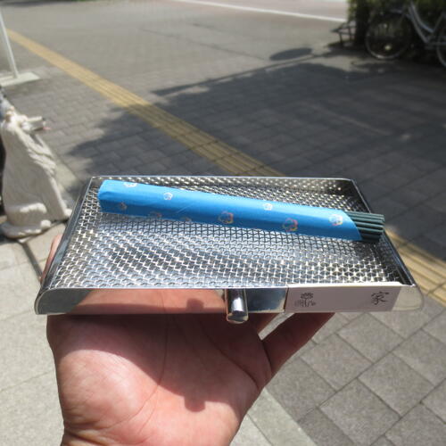 お墓 線香皿 W19xD10xH2cm 取っ手付き・家名シール・網付き ステンレス製 横置き型 線香立て 寝かせる 送料無料