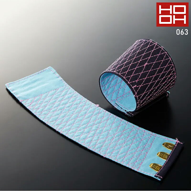 使い込むほど体に馴染む。ハードな現場の頼もしい相棒 藍×桃色糸 日本製こはぜ使用 品 番 村上被服 063 シーズン 春夏・秋冬兼用（オールシーズン素材） 素 材 綿 100% カラー 57 藍 先曲げ加工 3本掛け紐 機能詳細一覧はこちら 作業服の色合いを揃えたい場合、同シリーズでお選び下さい。同メーカーでも品番が異なると素材の特徴により色合いが異なります。 桃色手甲藍染(3枚こはぜ) 桃色手甲藍染(4枚こはぜ) 桃色手甲藍染(5枚こはぜ)