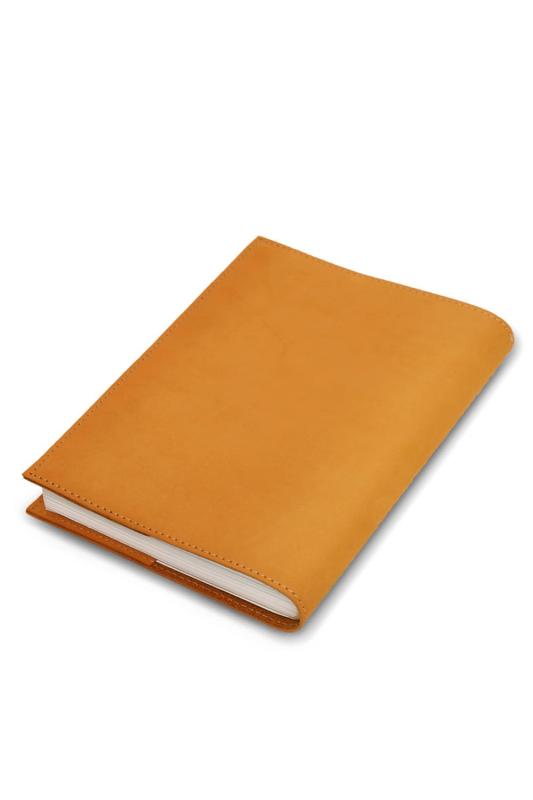 [ 亀登鞄製作所 ] ブックカバー a5 本革 (A5判 約22.5x33.7cm)【“お気に入りの一冊”を上質に包む 】 新書｜使いやすいしおり挿し｜経年変化を楽しむ｜職人技 ギフト プレゼント レザー 手帳カ