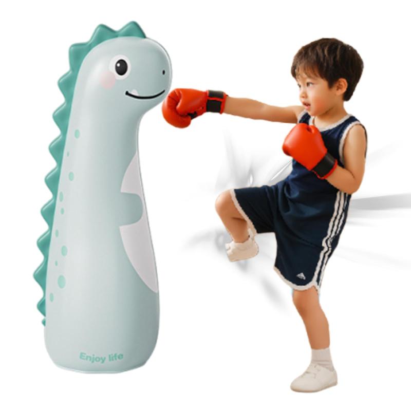 パンチングバッグ 120cm エア式 自立式 サンドバッグ ボクシングバッグとフットポンプを含む セット子供用 屋内 屋外 兼用 ボクシング トレーニング ストレス解消 運動 誕生日プレゼント 男【🎯お子様に最適なサイズ】 高さ約120cmの子供専用設計。小さな拳に合わせた適度な反発力で、お子様が無理なく楽しくボクシングを始められます。ボクシングバッグとフットポンプを含む【 ⚙️簡単エア式＆自立式】底部給水口での加重調整とエアバルブ式膨張システム。自立するので、柱や壁に固定する必要がなく、屋内でも屋外でも場所を選ばずすぐに遊べます。【👍安全設計で安心】 倒れにくい安定した土台と、柔らかいエア素材により、お子様がけがをしにくい設計です。楽しい運動と同時に、安全面にも配慮しました。【🥊ストレス発散と運動に最適】 思いきりパンチして日頃のストレスを発散 遊びながら自然に体力作り、反射神経の向上、運動不足の解消に役立ちます。【🎁プレゼントにぴったり】 誕生日、クリスマス、お祝いなどの記念日のギフトとして大人気。お子様の笑顔を引き出す、楽しさと運動が詰まった理想的なプレゼントです。