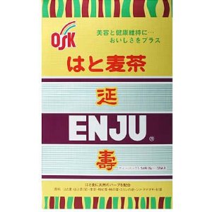 『OSK はと麦茶 延寿 8g×32袋（330101）』商品コード：330101※画像はイメージとなりますので、実際の商品とは異なる場合（変更になる）がございます美味しいはと麦茶の原料とされる、発芽の一歩手前で水漬けした活性はと麦に、はぶ茶(実)、大麦、枸杞葉、ミカンの皮、しそ、クマザサ、甘草、柿の葉を配合した健康茶です。はと麦にこれらの多くの原料を加えることにより、風味・香りの良いブレンドはと麦茶に仕上げています。ティーバッグ入りですので、お手軽に毎日の健康茶としてご利用いただけます。お子様からお年寄りまでご家族皆様でご愛飲ください。 ◆お召し上がり方日本茶風…ティーバック1袋を1.5リットルのお湯に入れて3〜4分沸騰させて下さい。ほどよい香味が出てきましたら適量を注いでご愛飲下さい。また少人数の場合には急須にティーバックを1袋入れ熱湯を注いで下さい。適量がお好きな時に何回でも分けて楽しんで頂けます。 洋風茶…レモン・ミルク・ハチミツ等をお好みに合わせて加えてください。コーヒー・紅茶に弱い方、またお子様でも安心してさわやかに楽しんで頂けます。 暑い季節には麦茶用…日本茶風に出来上がった健康はと麦茶を冷蔵庫で冷やして下さい。夏には最適のクールティです。 ◆原材料はと麦、はぶ茶(実)、大麦、枸杞葉、ミカンの皮、しそ、クマザサ、甘草、柿の葉◆栄養成分表 お茶一杯100mlあたり （ティーバッグ1袋を沸騰水1.5Lで3分間抽出した場合）エネルギー 0kcal たんぱく質 0g 脂質 0g 炭水化物 0g ナトリウム 0.1mg 無水カフェイン 0g タンニン 0g 広告文責：株式会社ドラッグピュア作成：201310KY神戸市北区鈴蘭台北町1丁目1-11-103TEL:0120-093-849発売元：OSK区分：食品