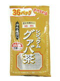 おいしい作り方お水の量はお好みにより、加減してください。キュウスの場合ご使用の急須に1袋をポンと入れ、お飲みいただく量のお湯を入れてお飲み下さい。濃いめをお好みの方はゆっくり、薄めをお好みの方は、手ばやに茶碗へ給湯してください。やかんの場合沸騰したお湯、約500cc〜700ccの中へ1バッグを入れ、とろ火にて約3分間以上、充分に煮出し、お飲み下さい。パックを入れたままにしておきますと、濃くなる場合にはパックを取り除いて下さい。ペットボトルとウォータポットの場合上記のとおり煮だしたあと、湯ざましをして、大型ペットボトル又は、ウォーターポットに入れ替え、冷蔵庫に保管、お飲み下さい。冷やしますと容器の底にうま味の成分(アミノ酸等)が見えることがありますが、安心してご使用下さい。○包種茶はツバキ科の植物で天然由来の脂質成分を含みます。　その為、お茶面に脂質成分が油の様に浮くことがありますが、ご安心してご使用下さい。※ティーバッグの包装紙は食品衛生基準の合格品を使用しています。使用上の注意○本品は食品でありますが、お体に合わない場合にはご使用を中止してください。○小児の手の届かない所へ保管してください。製造販売者：山本漢方製薬株式会社区分：食品・日本製広告文責：ネットリアル株式会社〒130-0014 東京都墨田区亀沢1-4-17 東洋ビル4FTEL:0120-574-331 FAX:03-6800-6823