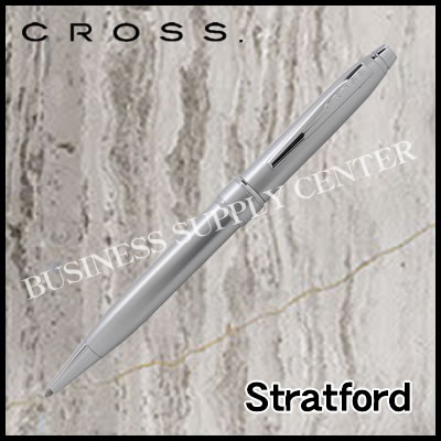 メーカー クロス CROSS 品名 ボールペン STRATFORD(ストラトフォード) サテンクローム 品番 AT0172-2 サイズ 長さ135mm、最大径10.5mm/重さ25g 仕様 種類：ボールペン 機能：ツイストタイプ 素材：ボディ：真鍮ベースにハンドポリッシュラッカー、キャップ：真鍮ベースに彫刻＋クロームプレート、口金/リング/クリップ/キャップトップ：クロームプレート 付属品：CROSS専用ケース・保証書兼説明書 商品説明 CROSS製品の特徴的なシルエットをベースにした、力強いシャープなデザインのシリーズです。 備考 ※宅配便のみ利用可能 ※メール便・定形外郵便不可 納期にお時間かかる場合がございます。 ご注文後のキャンセルや変更はお受けできません。 在庫が流動的ですので、急な品切れにはご了承くださいませ。 在庫切れ・廃盤の場合はキャンセル処理させていただきます。 お急ぎの場合は予めお問い合わせいただけますと助かります。 ※商品のパッケージデザインは変更されることがあります。ご了承ください。