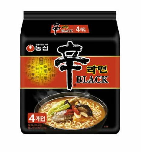 商品の説明情報 ● 原産国 :　韓国 ● 内容量 : 134gx4個 ● 原材料 :　 麺：小麦粉（オーストラリア・アメリカ産）、パーム油、じゃがいも澱粉、変性澱粉、卵殻カルシウム、天然塩、野菜風味液、麺類添加アルカリ剤（酸度調節剤）、オリゴ緑茶風味液、ビタミンB2 スープ類：四骨粉末、牛だしベース、きのこ野菜調味粉、にんにく抽出物粉末、豆もやし抽出物粉末、大根汁ベース、粉末醤油、ブドウ糖、炒めヤンニョム粉、調味赤唐辛子粉末、玉ねぎ風味粉、チリ味粉末、牛骨調味粉末、胡椒、調味アミノ酸醤油粉末、粉末カラメルほか ※原材料の一部に小麦、大豆、ピーナッツ、乳、豚肉、鶏肉、牛肉、エビを含む ● 賞味期限　:　別度表記 ● 保存方法 :　直射光線を避け、常温で保存してください。 ● 商品説明 辛ラーメンのアップグレードバージョンです。 豊富な肉野菜かやくと2種類のヤンニョム粉末スープがあり、もっと濃くてさっぱりな味を楽しめます。 ● 調理方法 1.　沸騰したお湯550mlに麺と前添ヤンニョム粉末、かやくを入れ4分30秒間沸かします。 2.　火を止め、後添ヤンニョム粉末を入れよく混ぜてお召し上がりください。 お好みで、卵・ソーセージ・キャベツ・きのこ類などと一緒に調理しても美味しいです♪ ● 栄養成分表(134g当たり) エネルギー　575kcal、炭水化物　91g、脂質　18g、たんぱく質　12g、カルシウム　157mg、食塩相当量　1780mg ※本製品はそば、さば、トマト、カニ、くるみ、イカ、松の実、貝類(牡蠣、アワビ)をすようする製品と同施設で製造しております。 ☆輸入状況によりデザインが変わる場合もございます。☆　