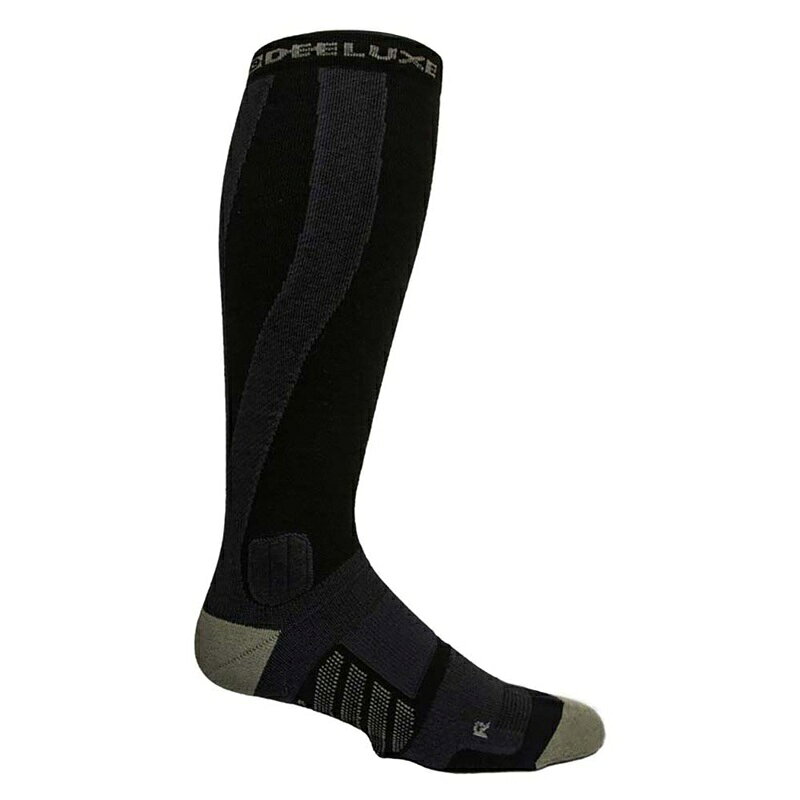 THERMO SOCKS EVO ++ COLOR: BLACK/GREY SIZE（cm）:M（24.0-26.0） L（26.0-28.0） ハイパフォーマンスをサポートする高機能ソックス 段階着圧設計が疲労感を軽減し、より質の高いパフォーマンスを引き出します。 素材にはナイロンを改質し、発熱加工を施した”THERMO FIBER”を採用。 足先まで温かく包み込みます。 ・段階着圧設計+ヒラメ筋サポート ・暖かく臭いを抑えるウール&カシミヤ ・ふくらはぎの筋肉のポンプ作用を高め疲労感を軽減 ・発熱加工のTHERMO FIBER採用で足先まで暖かい ・独自の衝撃吸収機能 ・テーピング理論に基づいた構造で足元をサポート ●素材：アクリル・ナイロン・毛・ポリウレタン ●日本製 ※写真はメーカーカタログの写真を掲載しております。 ※商品のデザイン、ロゴのカラーなど予告なく変更する場合がありますのでご了承ください。 沖縄・離島エリアへの発送は行っておりません。 ご注文後にキャンセルのお手配をさせて頂きますのでご了承ください。 ※画像は撮影状況やPC環境により実際の色合いと若干違って見える場合があります。またサイズ・カラー違いなどの返品・キャンセルは一切致しておりませんのでご了承ください。 ※当店からはメールにてご連絡致しますので必ずメールアドレス【surfup@shop.rakuten.co.jp】の受信許可の設定をお願い致します。