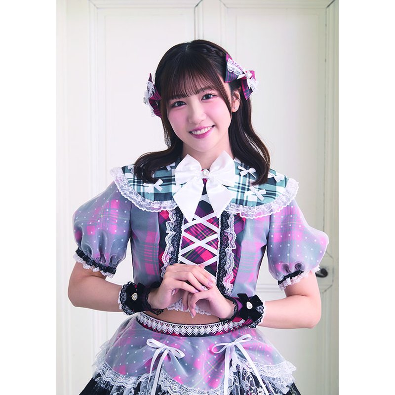 2027 CALENDAR COLLECTION 磯貝花音 PRODUCT SPECIFICATIONS 商品品番 27CL-0237 発売予定日 2026年10月31日 発売 仕様・サイズ B2・8枚 (巻) 定価 (税込) 3,850円 (税込) JANコード 4968855272811 【ご注文前のご確認事項（必読）】 掲載画像について: 表紙画像および中面サンプルはメーカー監修中のイメージです。実物と一部デザインが異なる場合がございます。画像違いでの返品・交換はお受けできません。 入荷・発送時期について: ご注文確定後にメーカー手配を開始いたします。受付日より通常10〜15営業日前後での入荷・発送見込みとなります。メーカー在庫完売時はやむを得ずキャンセルとなる場合がございます。 発売日の変更について: 発売日はメーカー都合により頻繁に変更・延期となる場合がございます。最新情報に準拠し、発売日以降の入荷分より順次発送いたします。 同梱配送のご注意: 特殊ロール形状および梱包都合上、書籍・CD・DVD等と一緒のご注文はお受けできません。カレンダー単体でのご注文をお願いいたします。