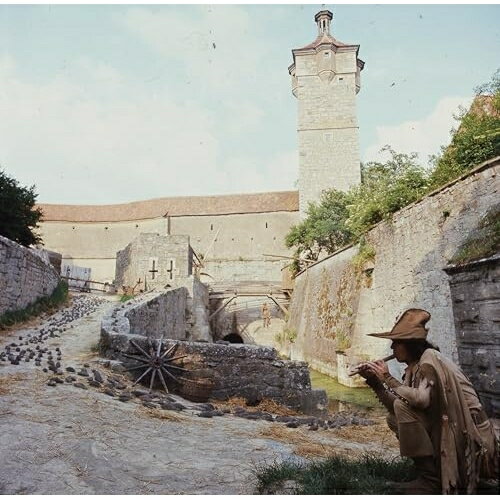 【 お取り寄せにお時間をいただく商品となります 】　・入荷まで長期お時間をいただく場合がございます。　・メーカーの在庫状況によってはお取り寄せが出来ない場合がございます。　・発送の都合上すべて揃い次第となりますので単品でのご注文をオススメいたします。　・手配前に「ご継続」か「キャンセル」のご確認を行わせていただく場合がございます。　当店からのメールを必ず受信できるようにご設定をお願いいたします。 ハメルンの笛吹き ジャック・ドゥミ(スペシャルプライス版) (スペシャルプライス版)洋画ドノヴァン、ジャック・ワイルド、マイケル・ホーダーン、ジョン・ハート、ダイアナ・ドース、ドナルド・プレザンス、キャスリン・ハリソン、ジャック・ドゥミ　発売日 : 2025年9月26日　種別 : DVD　JAN : 4933672256986　商品番号 : IVCF-6211