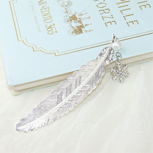 【送料無料】 パール&雪の結晶付き羽根型しおりSUNHOSEKI
