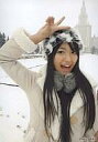 【中古】生写真(AKB48・SKE48)/アイドル/AKB48 北原里英/上半身・衣装白コート・背景雪と街/フォトブック「AKB48海外旅行日記2 WithSK...