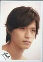 【中古】生写真(ジャニーズ)/アイドル/NEWS NEWS/錦戸亮/顔アップ・目線右・背景白/公式生写真