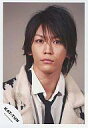 【中古】生写真(ジャニーズ)/アイドル/KAT-TUN KAT-TUN/亀梨和也/バストアップ/白黒セーターコート/黒ネクタイ/目線正面