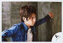 【中古】生写真(ジャニーズ)/アイドル/嵐 嵐/二宮和也/バストアップ/衣装青・白/右向き/横型/公式生写真
