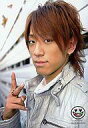 【中古】生写真(ジャニーズ)/アイドル/NEWS NEWS/小山慶一郎/バストアップ/銀色服/右手ピース - ネットショップ駿河屋 楽天市場店