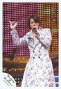 【中古】生写真(ジャニーズ)/アイドル/タッキー&翼 タッキー&翼/今井翼/膝上/銀コート・左手マイク・右手親指小指立て/公式生写真