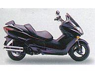 発売日 2005/11/10 メーカー あっぷる 型番 - JAN 4968748628954 中古注意事項 ※中古商品に関しまして、シールの有無は保証外とさせて頂きます。予めご了承下さい。※中古商品に関しまして、食品の有無、賞味期限等は保証外とさせて頂きます。予めご了承下さい。※中古商品に関しまして、食品は安全衛生上、お召し上がりにならないようにお願い致します。 備考 商品解説■人気のビッグスクーターを1/24スケールでディスプレイモデルに!【商品詳細】素材：ABS・G.P.・ATBC-PVC・PP 関連商品はこちらから あっぷる　