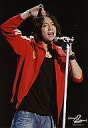 【中古】生写真(ジャニーズ)/アイドル/NEWS NEWS/内博貴/赤いジャージ・マイクスタンド・右腕上/公式生写真