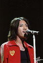 【中古】生写真(ジャニーズ)/アイドル/NEWS NEWS/内博貴/赤いジャージ・マイクスタンド・背景黒・上半身/公式生写真