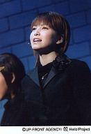 【中古】生写真(ハロプロ)/アイドル/メロン記念日 メロン記念日・柴田あゆみ/腰上・背景レンガ・衣装黒..